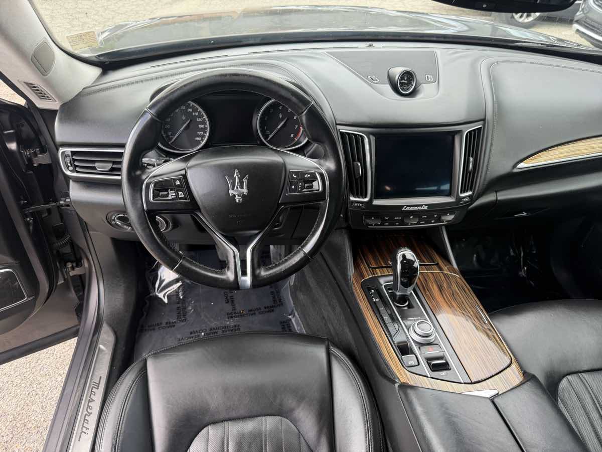 Used 2017 Maserati Levante w/ Luxury Package AWD/4WD image 12