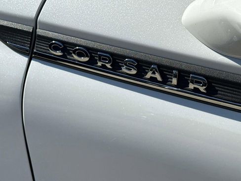 Used 2025 Lincoln Corsair Reserve image 8