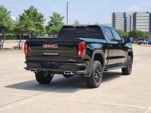 Used 2025 GMC Sierra 1500 AT4 w/ AT4 Premium Package AWD/4WD image 5
