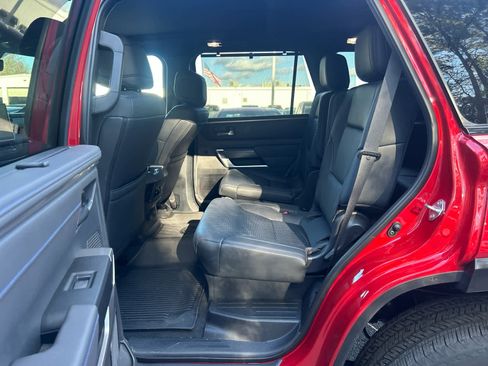 Used 2025 Toyota Sequoia Platinum image 9