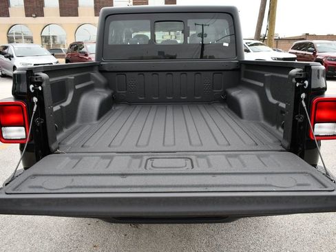 New 2026 Jeep Gladiator Sport image 8