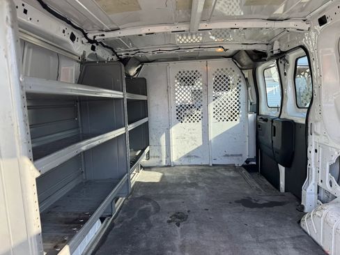 Used 2016 Ford Transit 250 130 Low Roof w/ Exterior Upgrade Package RWD image 15
