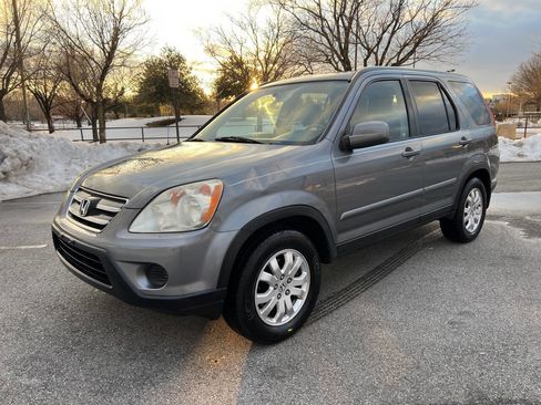 Used 2005 Honda CR-V SE image 2