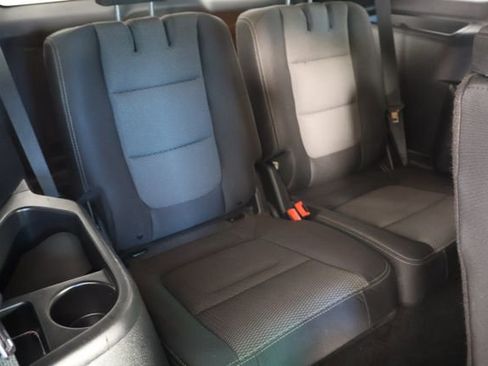 Used 2017 Ford Explorer XLT AWD/4WD image 21