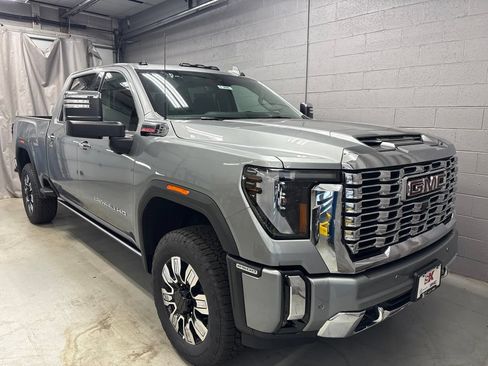 New 2026 GMC Sierra 2500 Denali w/ Denali Reserve Package AWD/4WD image 5