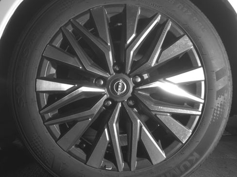 Used 2025 Nissan Altima 2.5 SV image 14