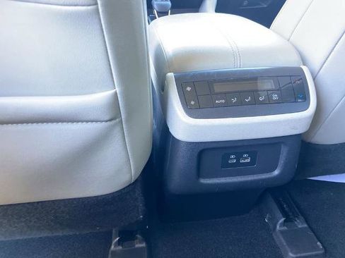 Used 2022 Nissan Pathfinder SL image 17