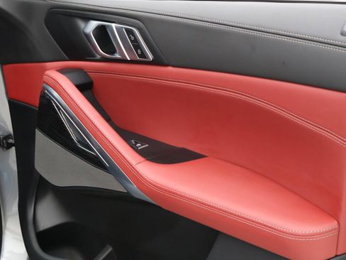 Used 2025 BMW X6 xDrive40i w/ Executive Package image 18