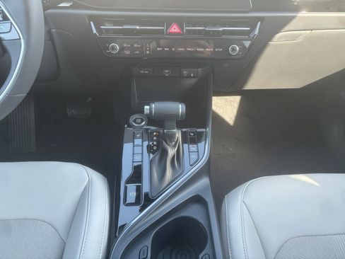 New 2026 Kia Niro EX FWD image 11