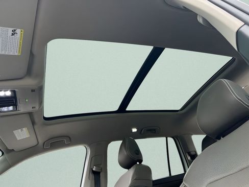 Certified 2025 Volkswagen Atlas SEL image 22