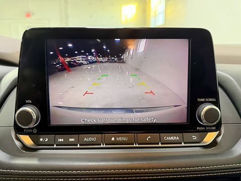 Used 2022 Nissan Rogue SV image 18