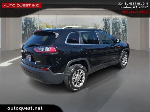 Used 2019 Jeep Cherokee Latitude Plus w/ Cold Weather Group AWD/4WD image 5