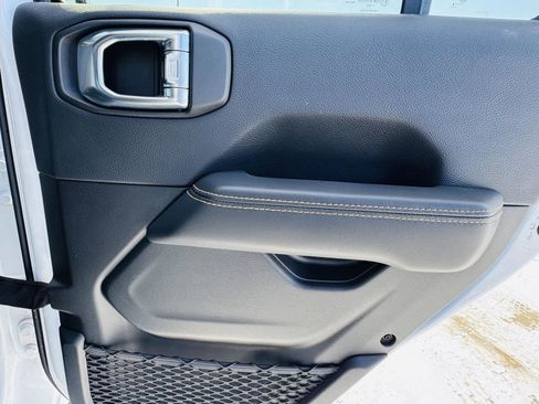 Used 2024 Jeep Wrangler Sahara w/ Safety Group image 27