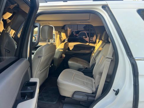 Used 2020 Ford Expedition XLT w/ Equipment Group 202A RWD image 19
