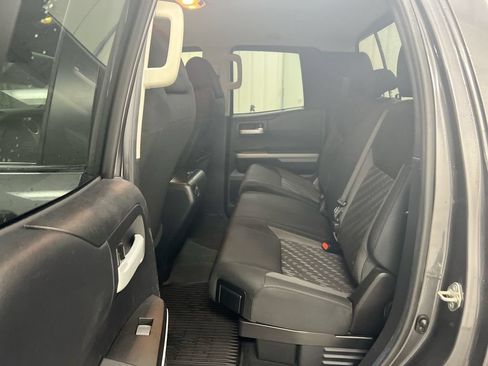 Used 2020 Toyota Tundra SR5 w/ SR5 Convenience Package AWD/4WD image 22