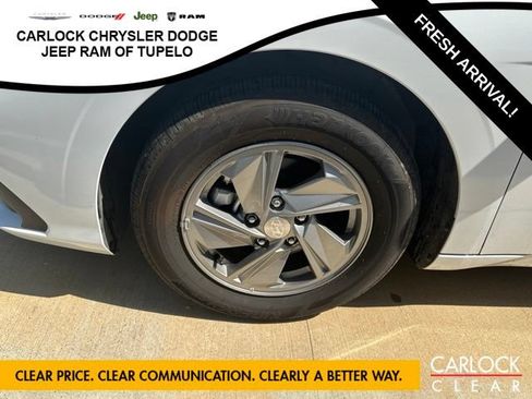 Used 2026 Hyundai Elantra SE FWD image 8