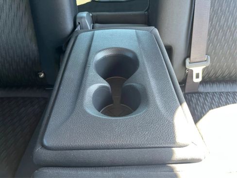 Used 2020 Nissan Rogue SV FWD image 25