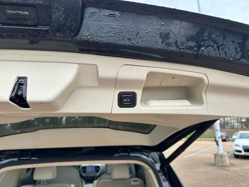 Used 2022 GMC Acadia Denali w/ Denali Ultimate Package image 29