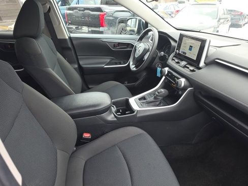 Used 2024 Toyota RAV4 LE image 8
