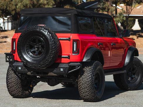 Used 2022 Ford Bronco Wildtrak image 3