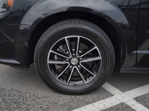 Used 2017 Dodge Grand Caravan GT image 10