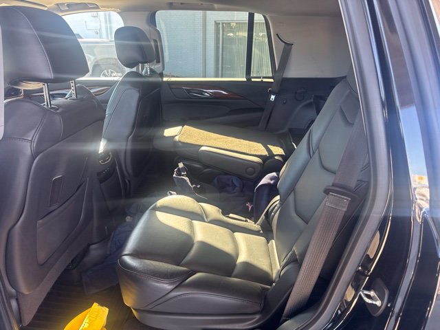 Used 2020 Cadillac Escalade Premium Luxury AWD/4WD image 15