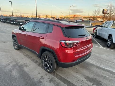 New 2026 Jeep Compass Latitude image 11