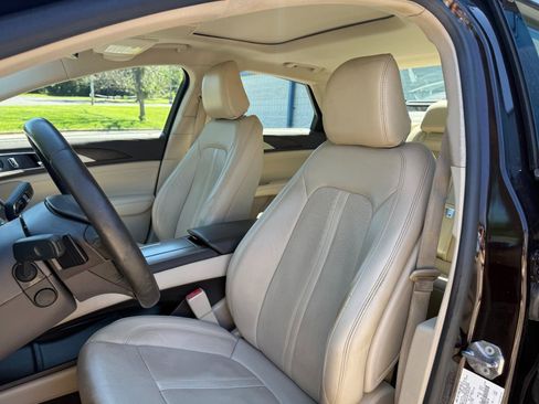 Used 2020 Lincoln MKZ Reserve FWD image 14