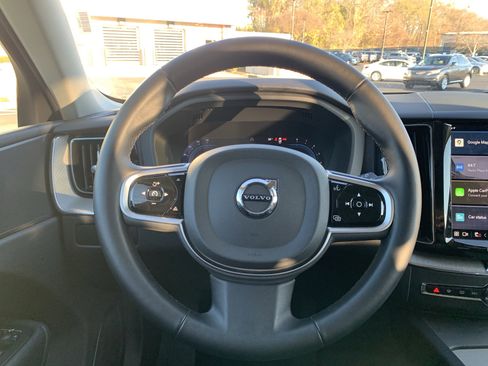 Used 2025 Volvo XC60 B5 Plus w/ Climate Package image 18