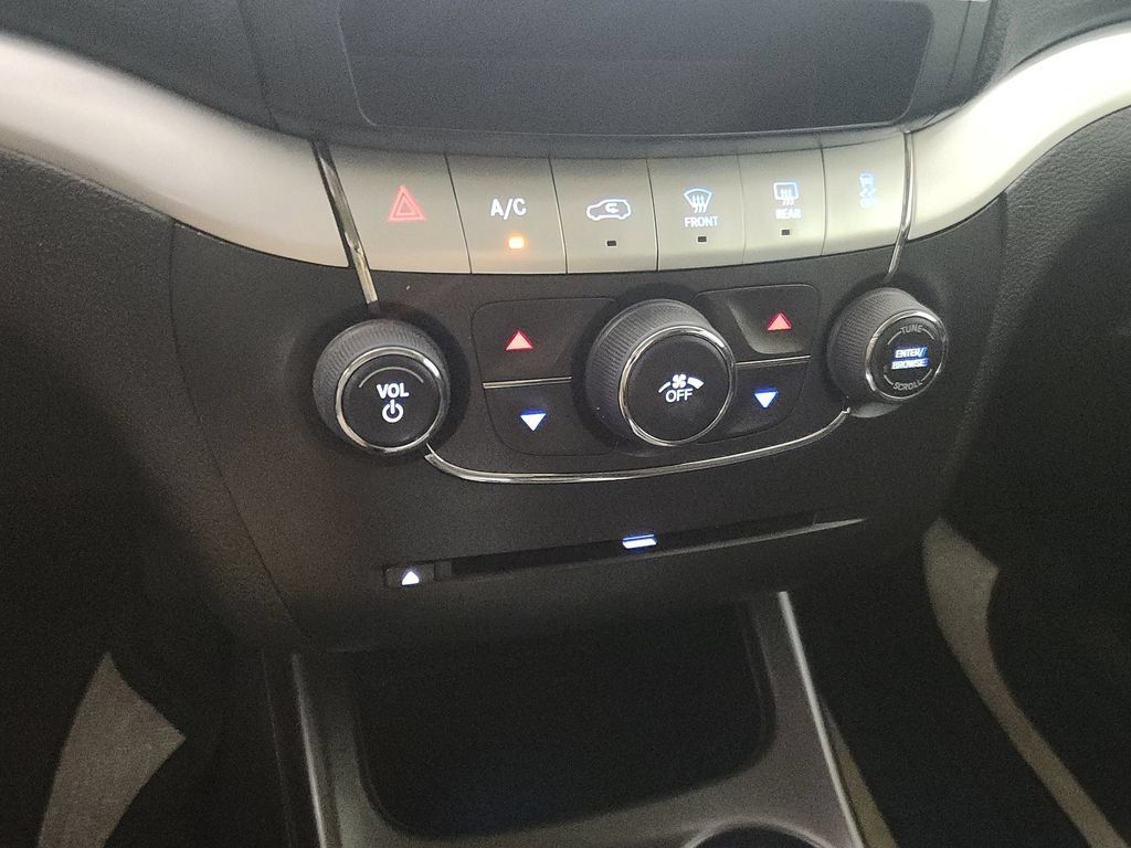 Used 2020 Dodge Journey SE w/ SE Popular Equipment Group FWD image 29