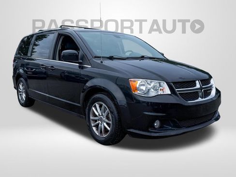 Used 2019 Dodge Grand Caravan SXT FWD image 2