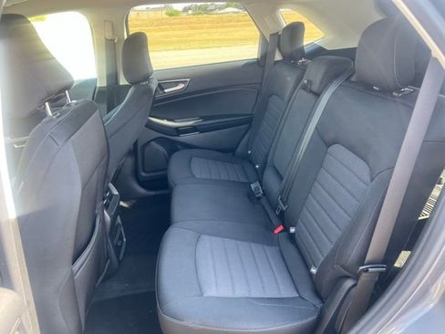 Used 2022 Ford Edge SE image 11