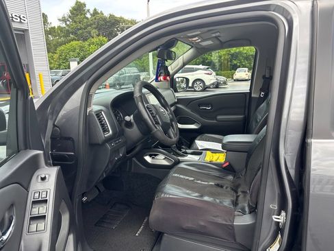 Certified 2022 Nissan Frontier SV w/ Technology Package RWD image 4