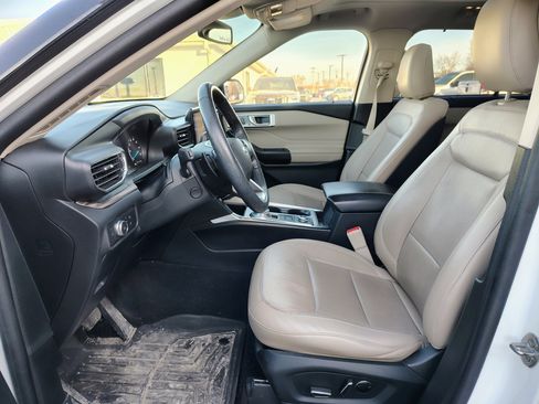 Used 2020 Ford Explorer Limited w/ Class III Trailer Tow Package image 11