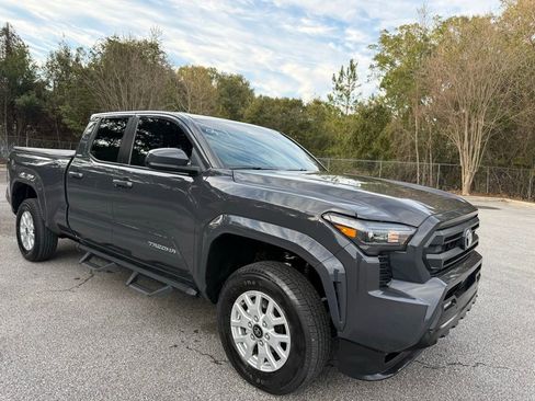 Used 2024 Toyota Tacoma SR5 w/ SR5 Upgrade Package image 3