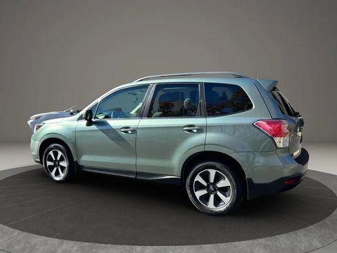 Used 2018 Subaru Forester 2.5i Premium w/ All-Weather Package image 7