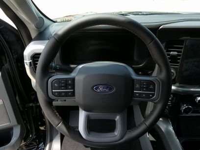 New 2025 Ford F150 Lariat w/ Equipment Group 502A High