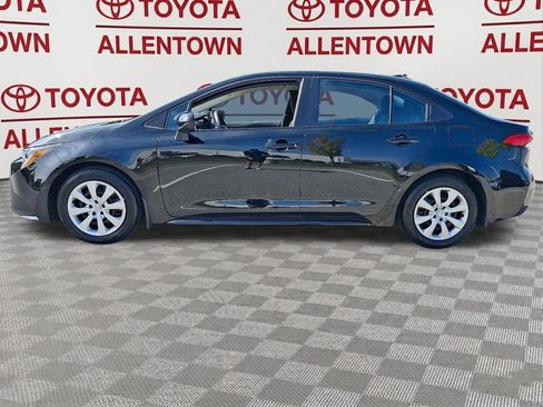 Used 2025 Toyota Corolla LE FWD image 4