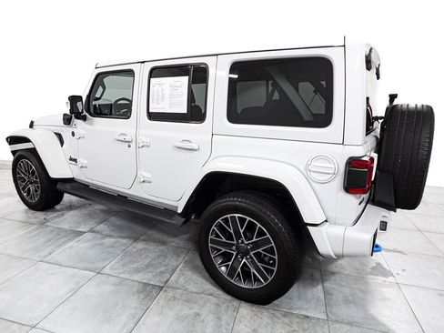 Used 2023 Jeep Wrangler Unlimited Sahara AWD/4WD image 5