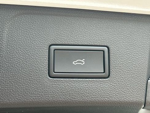 New 2026 Volkswagen Atlas Peak Edition AWD/4WD image 19