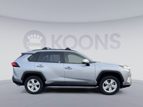 Used 2021 Toyota RAV4 XLE image 8