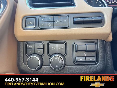 Used 2021 Chevrolet Suburban Premier w/ Premium Package image 13