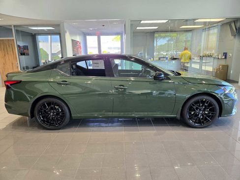 New 2026 Nissan Altima 2.5 SR w/ SR Midnight Edition Package FWD image 5