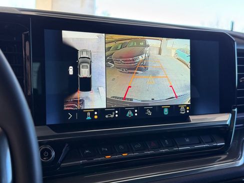 Used 2023 Chevrolet Silverado 1500 High Country image 18