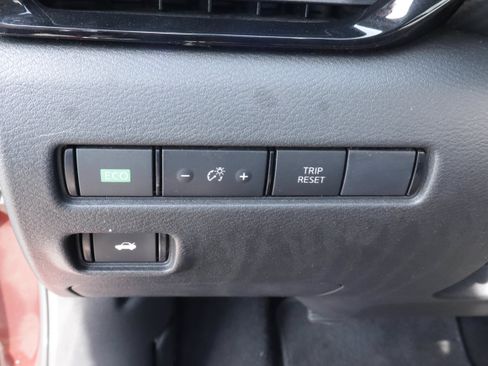 Used 2025 Nissan Sentra SV FWD image 15