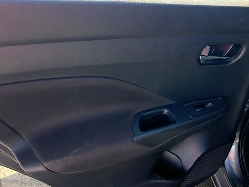 Used 2021 Nissan Versa SV image 32