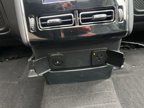 Used 2025 Lincoln Aviator Premiere image 16