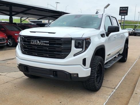 New 2026 GMC Sierra 1500 Elevation w/ LPO, Elevation Black Package AWD/4WD image 7