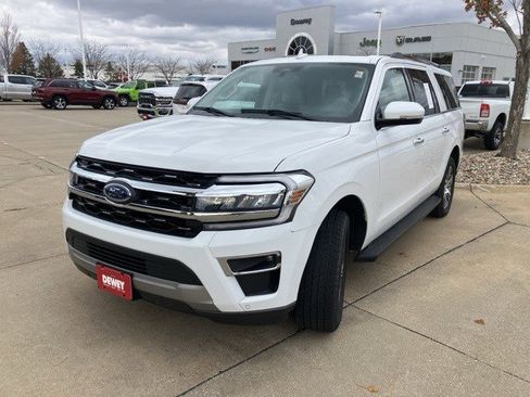 Used 2024 Ford Expedition Max Limited image 3