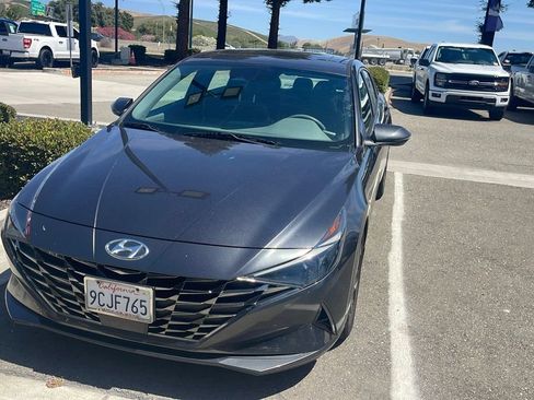Used 2022 Hyundai Elantra SEL w/ Convenience + Premium Package FWD image 1
